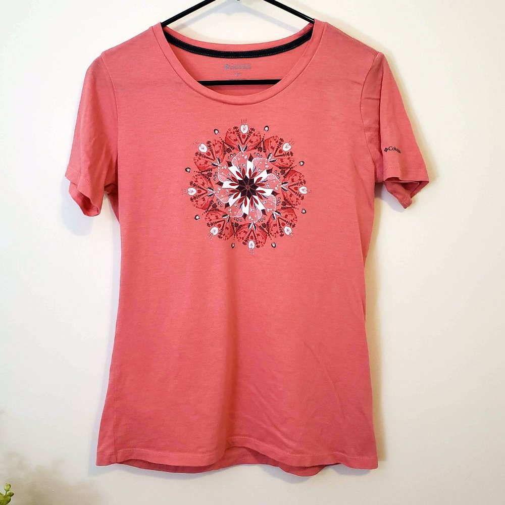 COPY - Columbia Ultra Soft Womens Graphic Hiking Tee - M